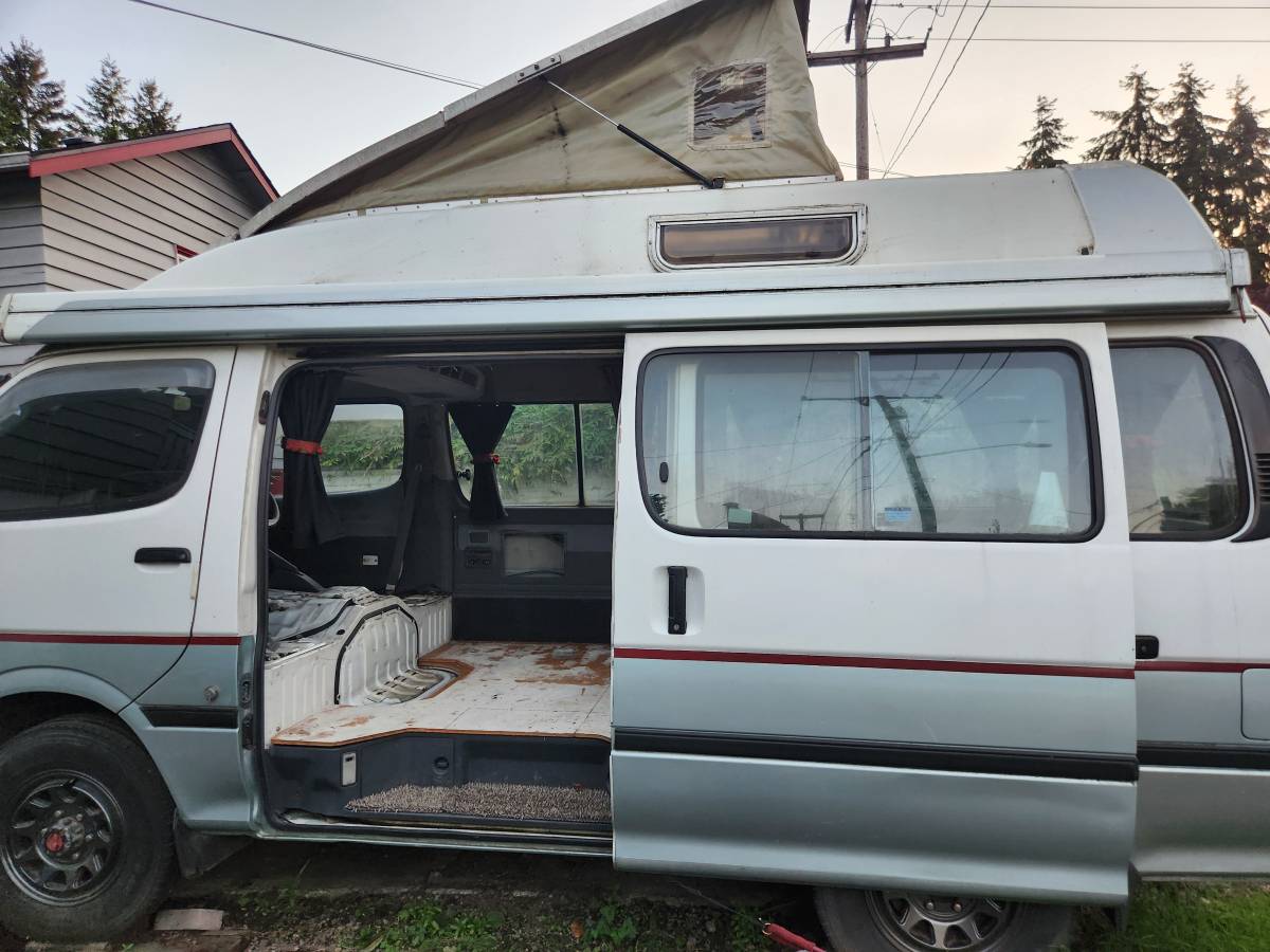 Toyota-hiace-diesel-1992-white-3