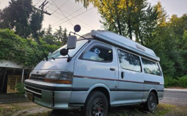 Toyota-hiace-diesel-1992-white