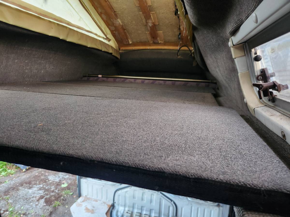Toyota-hiace-diesel-1992-white-4