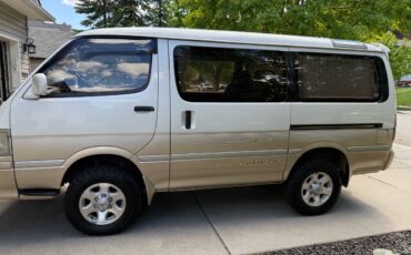 Toyota-hiace-super-custom-limited-diesel-1994-white-1