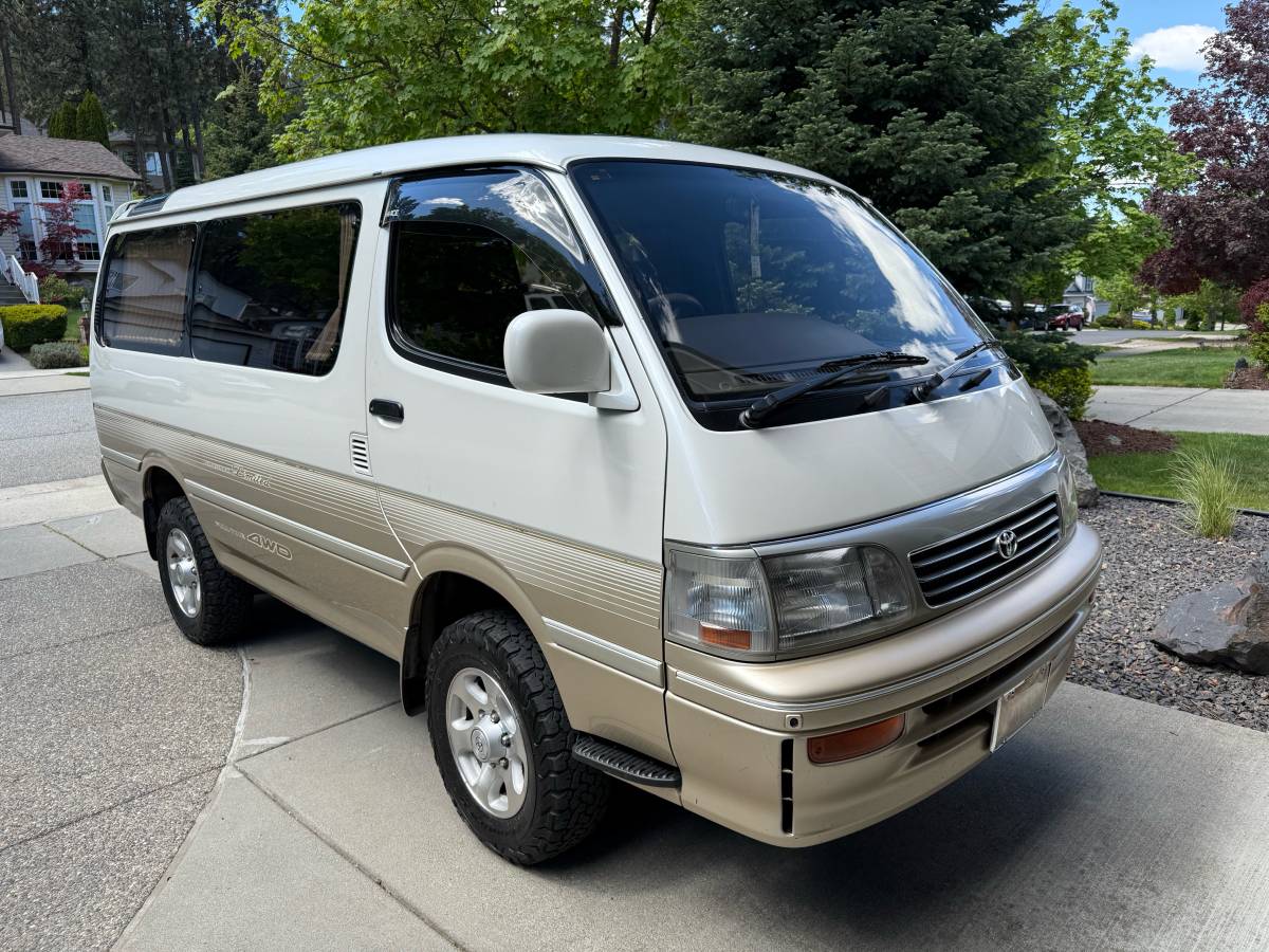Toyota-hiace-super-custom-limited-diesel-1994-white-3