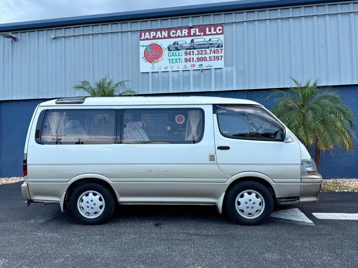 Toyota-hiace-van-diesel-1993-white-12