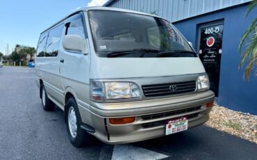 Toyota-hiace-van-diesel-1993-white-14