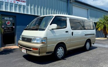 Toyota-hiace-van-diesel-1993-white-16
