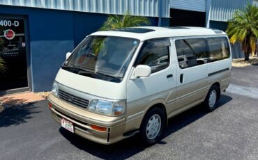 Toyota-hiace-van-diesel-1993-white-6