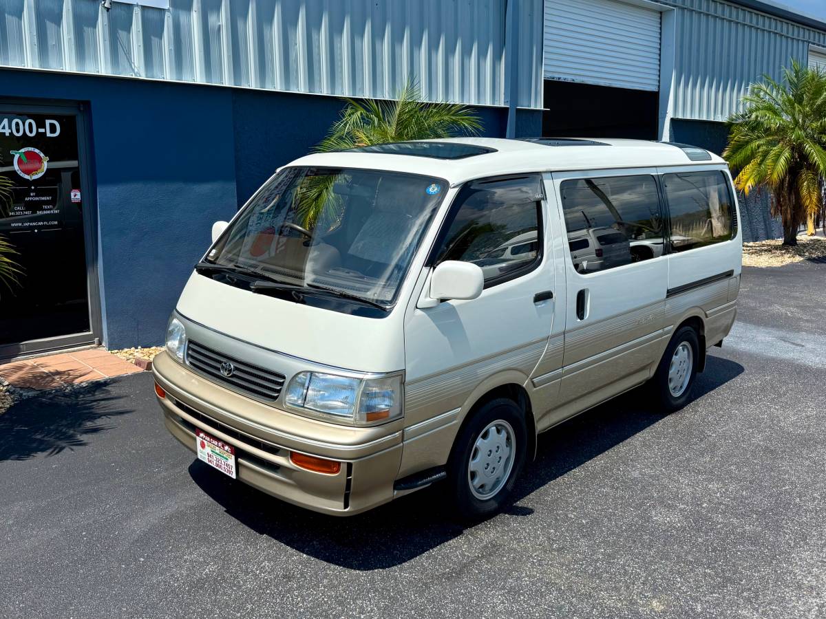 Toyota-hiace-van-diesel-1993-white-6