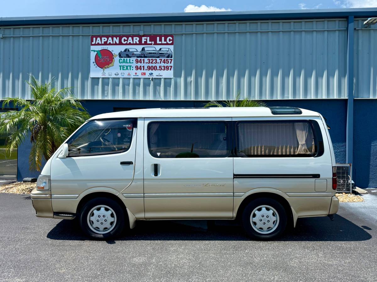 Toyota-hiace-van-diesel-1993-white-7