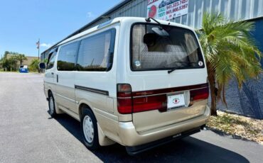 Toyota-hiace-van-diesel-1993-white-9