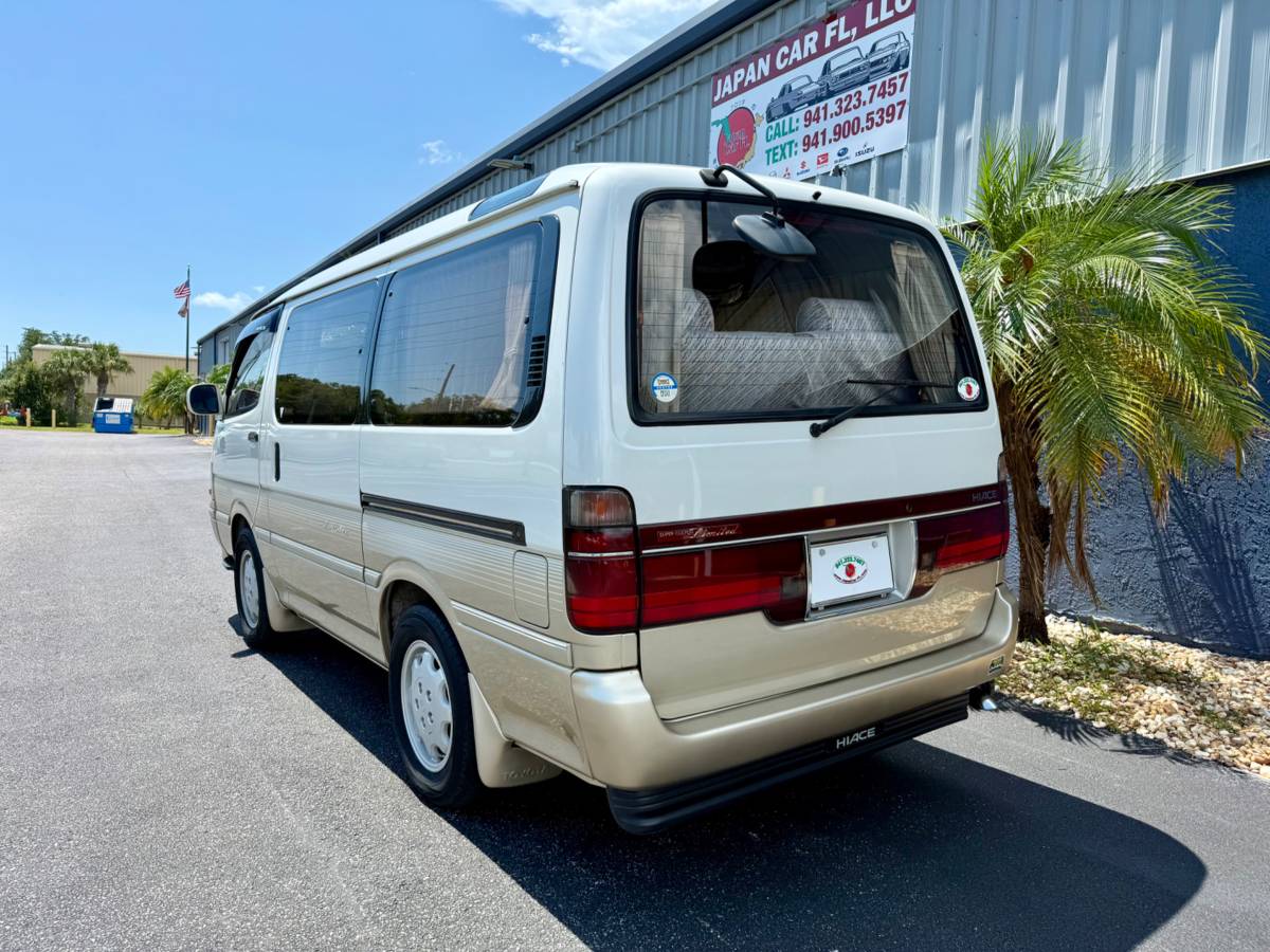 Toyota-hiace-van-diesel-1993-white-9