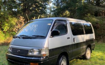 Toyota-hiace-van-diesel-1995-3