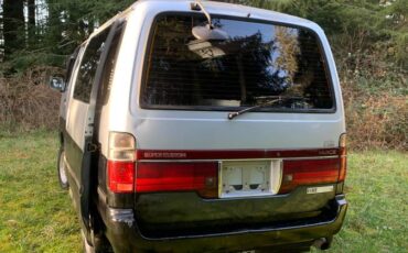 Toyota-hiace-van-diesel-1995-5