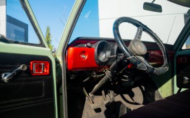 Toyota-hilux-1971-green-2