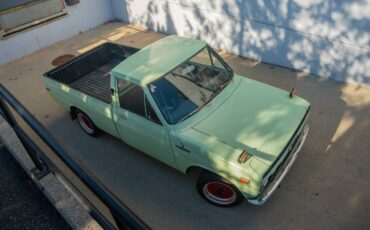 Toyota-hilux-1971-green-4