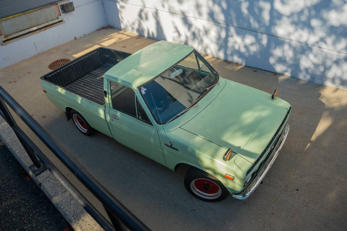 Toyota-hilux-1971-green-4