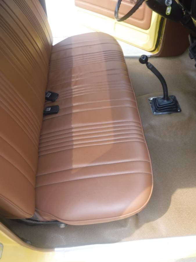 Toyota-hilux-1978-yellow-14