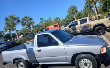 Toyota-hilux-1991-blue-10