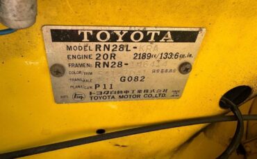 Toyota-hilux-pickup-1978-yellow-10