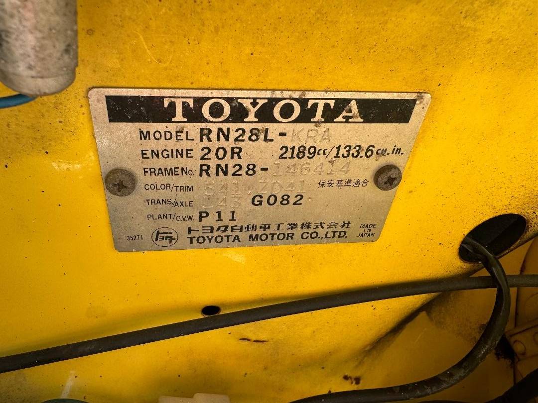 Toyota-hilux-pickup-1978-yellow-10