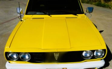 Toyota-hilux-pickup-1978-yellow-17