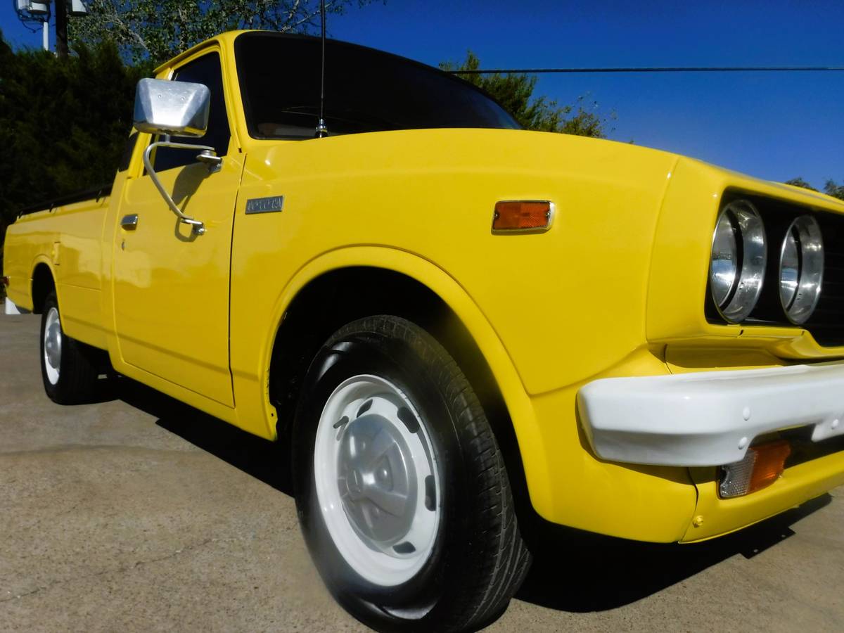 Toyota-hilux-pickup-1978-yellow-19