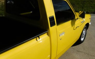 Toyota-hilux-pickup-1978-yellow-20