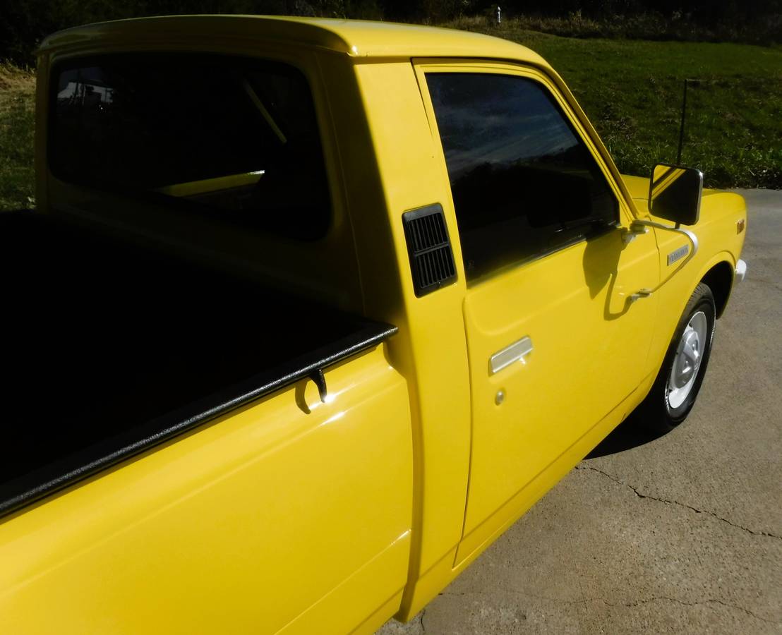 Toyota-hilux-pickup-1978-yellow-20