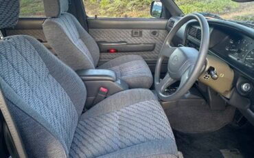 Toyota-hilux-pickup-diesel-1995-green-10