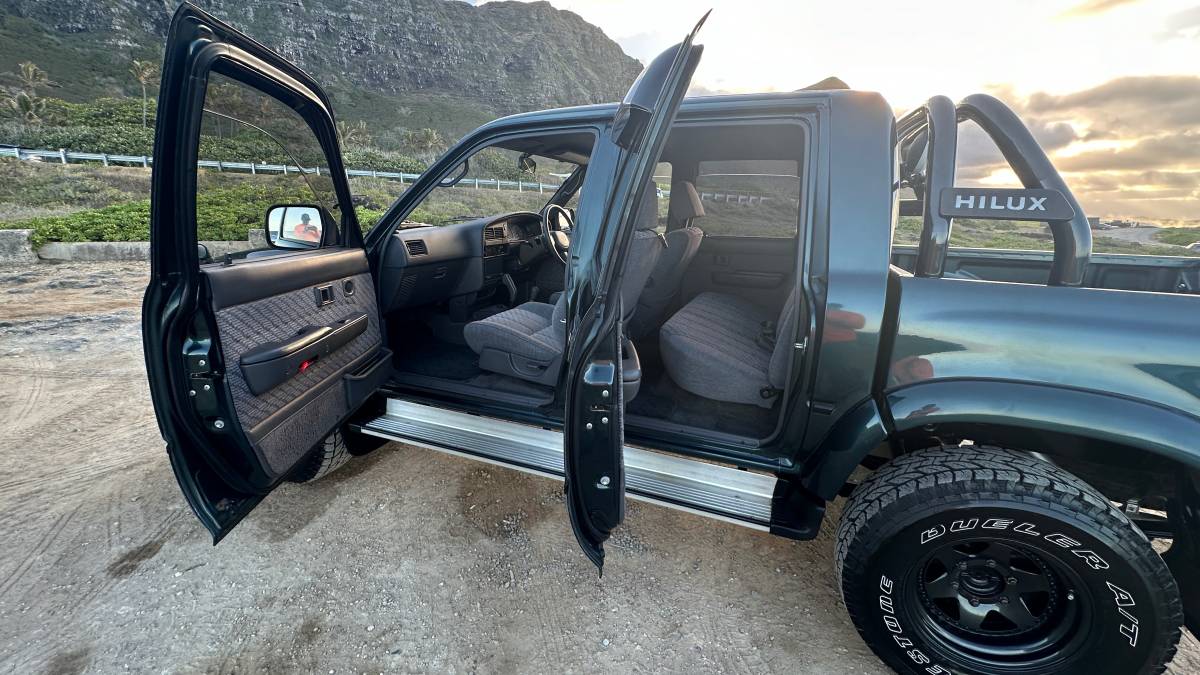 Toyota-hilux-pickup-diesel-1995-green-11