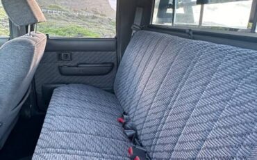 Toyota-hilux-pickup-diesel-1995-green-13