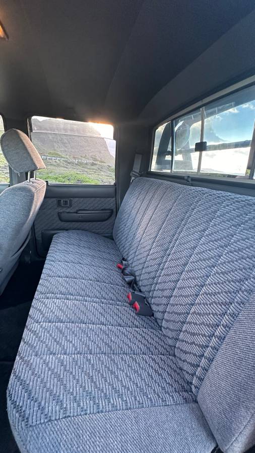 Toyota-hilux-pickup-diesel-1995-green-13