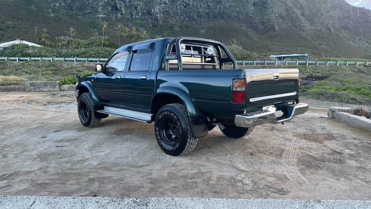 Toyota-hilux-pickup-diesel-1995-green-2