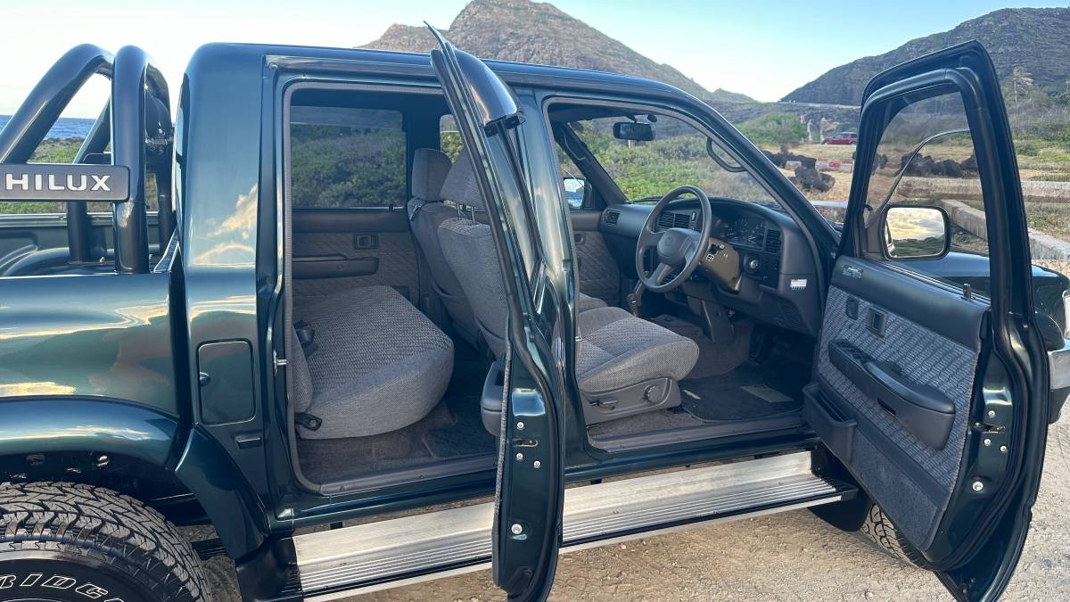 Toyota-hilux-pickup-diesel-1995-green-7