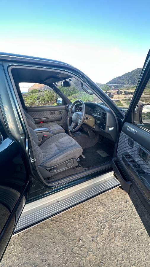 Toyota-hilux-pickup-diesel-1995-green-9
