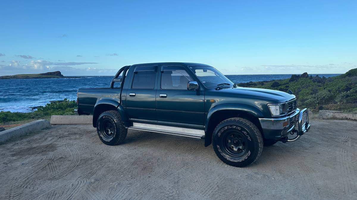 Toyota-hilux-pickup-diesel-1995-green