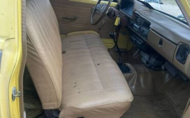 Toyota-hilux-truck-1979-yellow-9