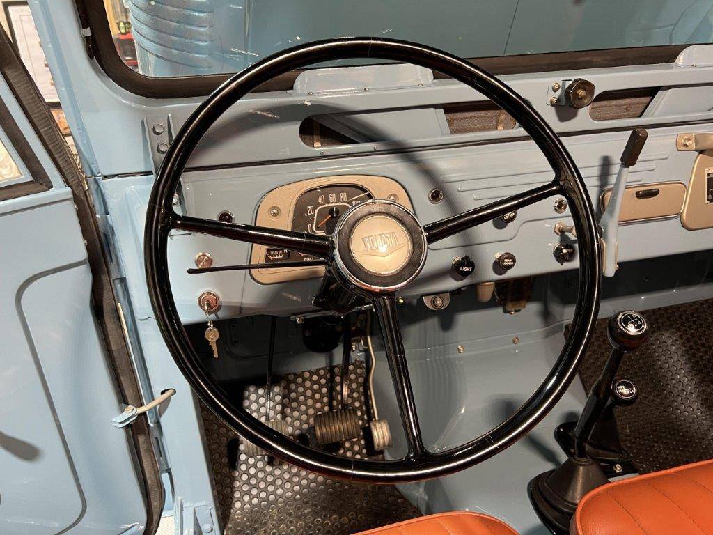 Toyota-land-cruiser-1964-blue-4