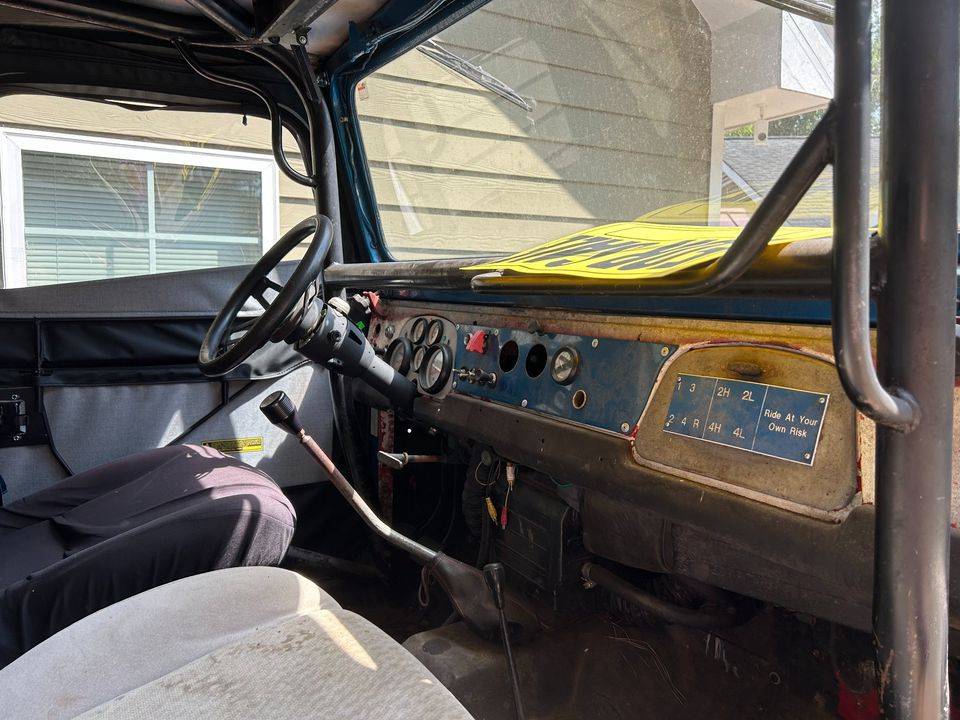 Toyota-land-cruiser-1971-blue-3