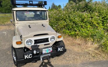 Toyota-land-cruiser-1973-4