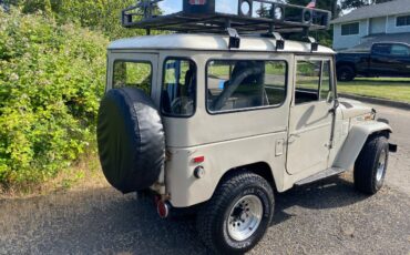 Toyota-land-cruiser-1973-5