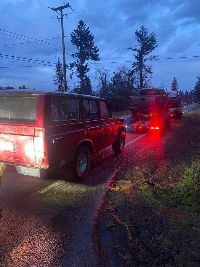 Toyota-land-cruiser-1974-red-1