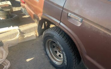Toyota-land-cruiser-1983-brown-10