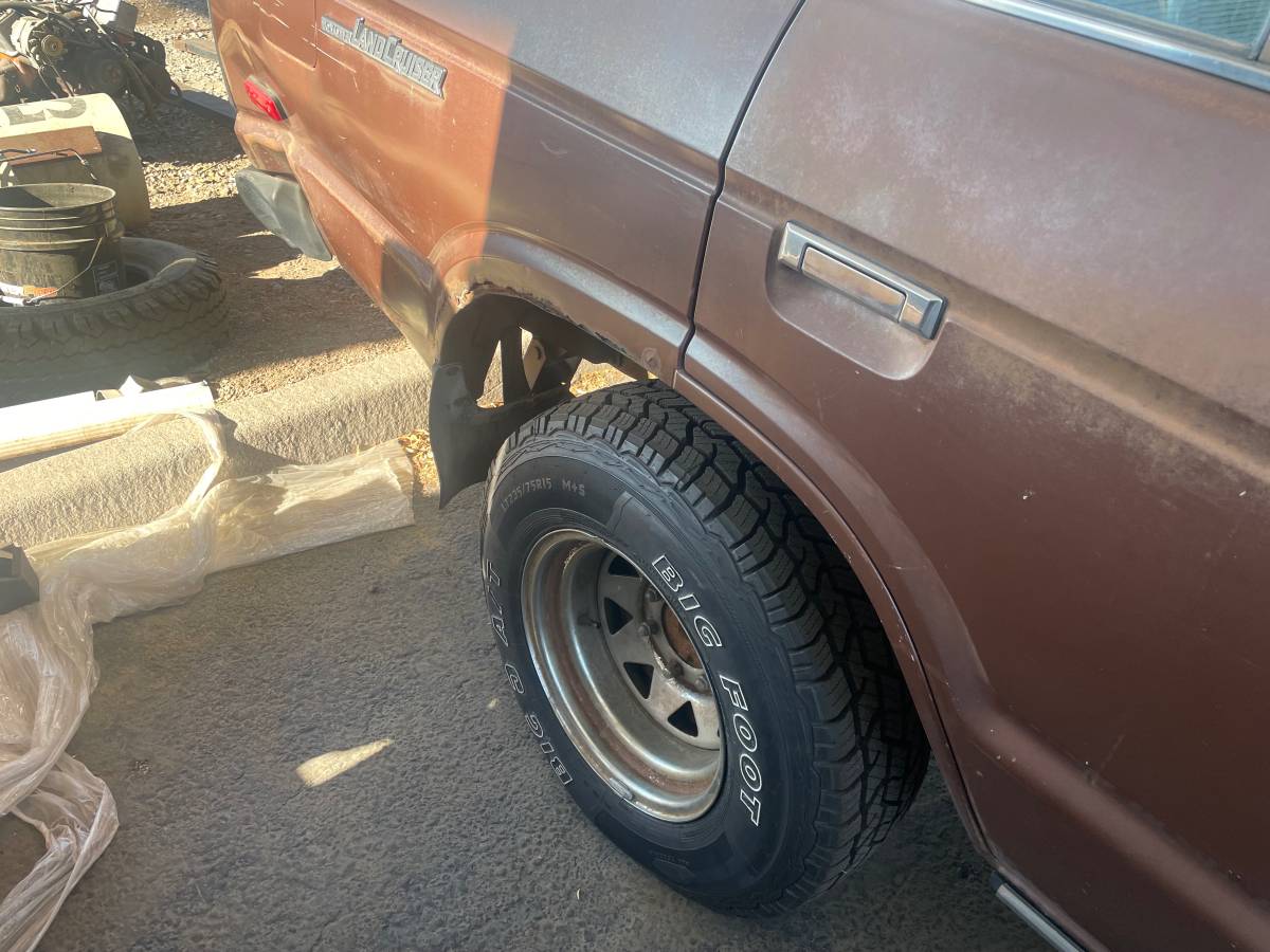 Toyota-land-cruiser-1983-brown-10