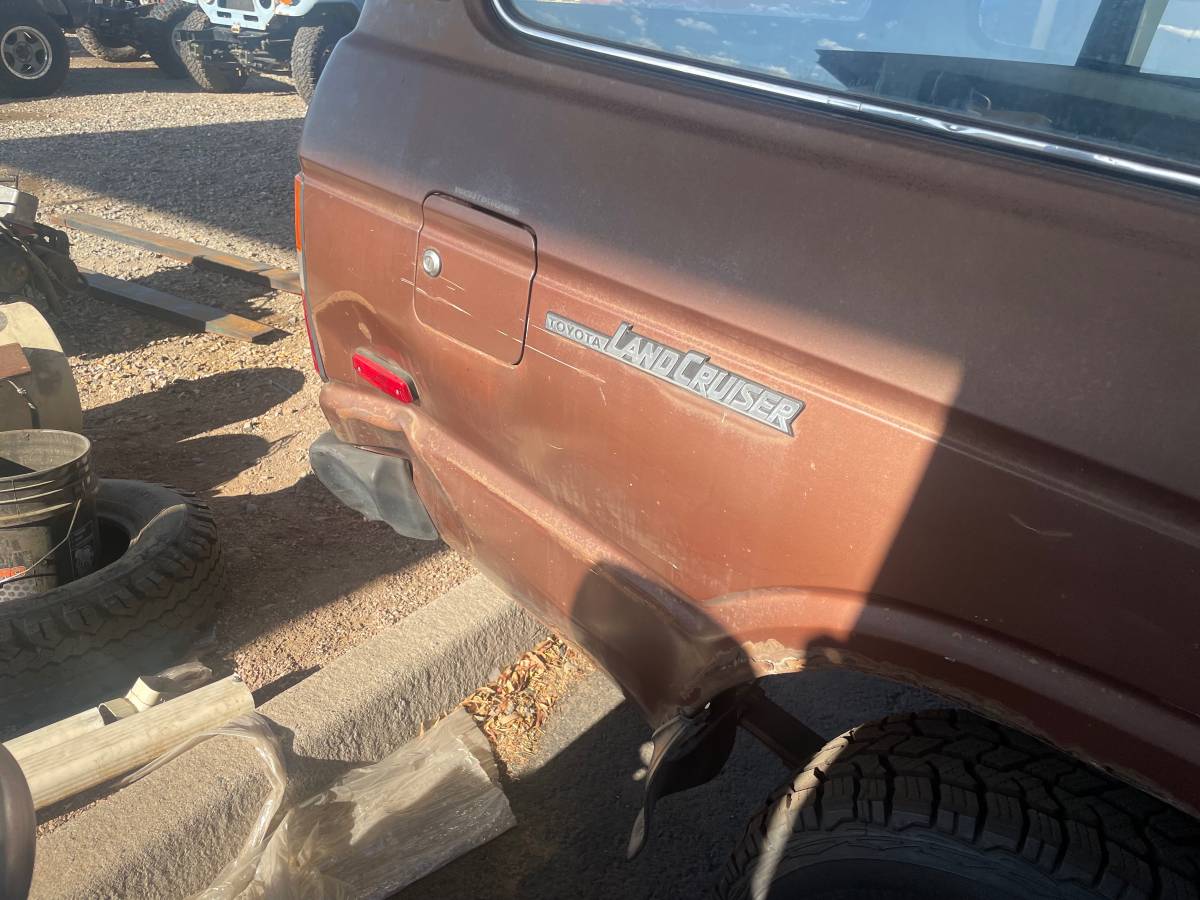 Toyota-land-cruiser-1983-brown-11