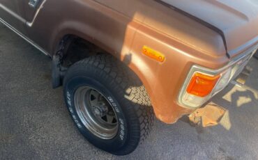Toyota-land-cruiser-1983-brown-5