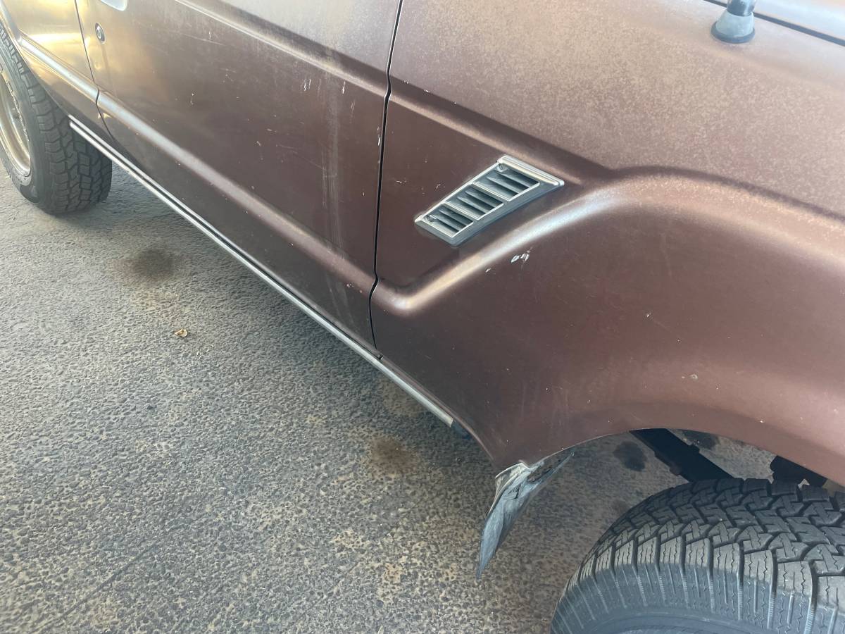 Toyota-land-cruiser-1983-brown-6