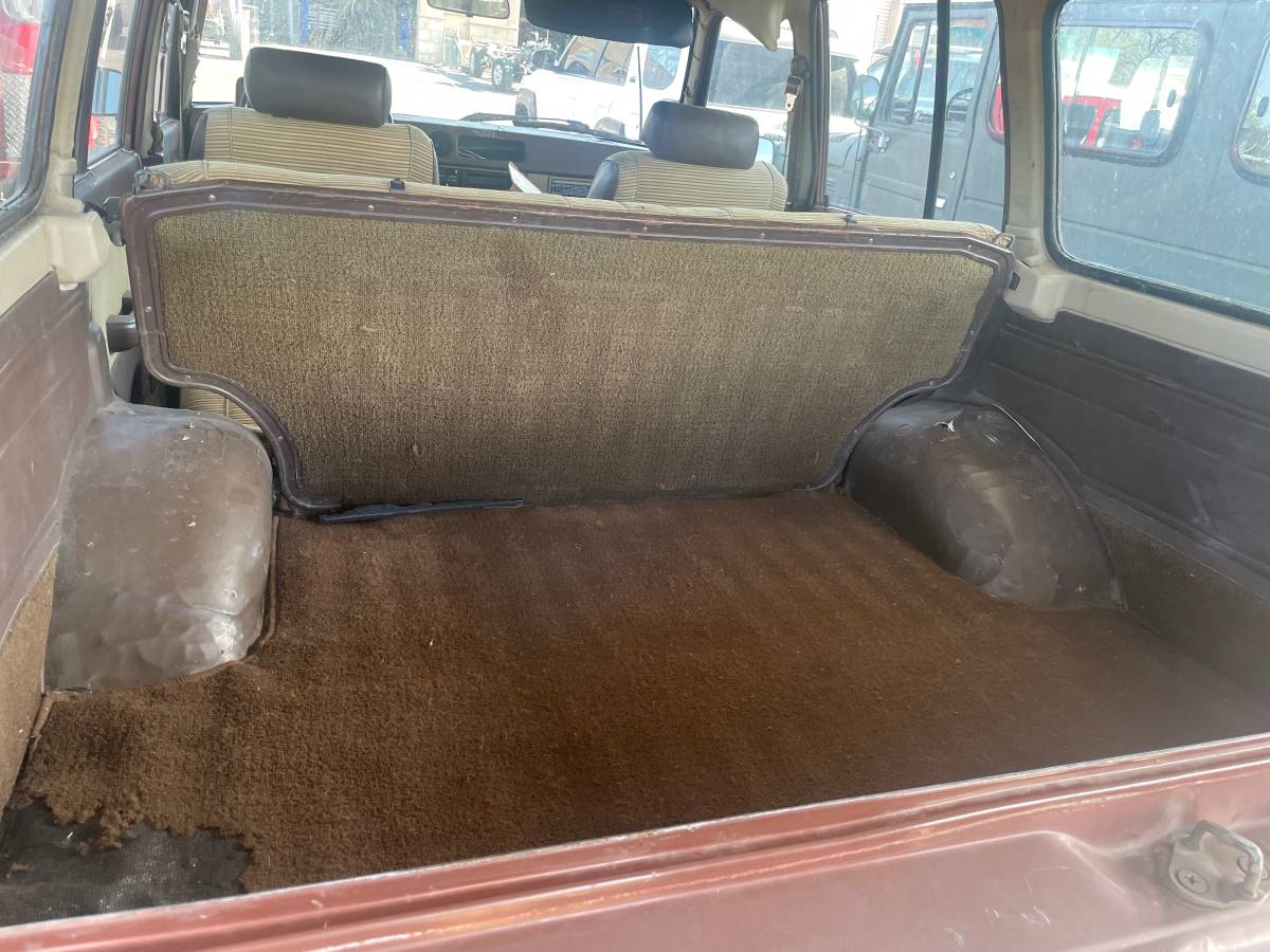 Toyota-land-cruiser-1983-brown-7