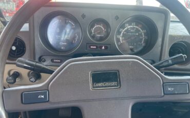 Toyota-land-cruiser-1983-brown-8