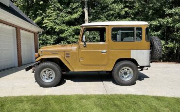 Toyota-land-cruiser-1983-green-1