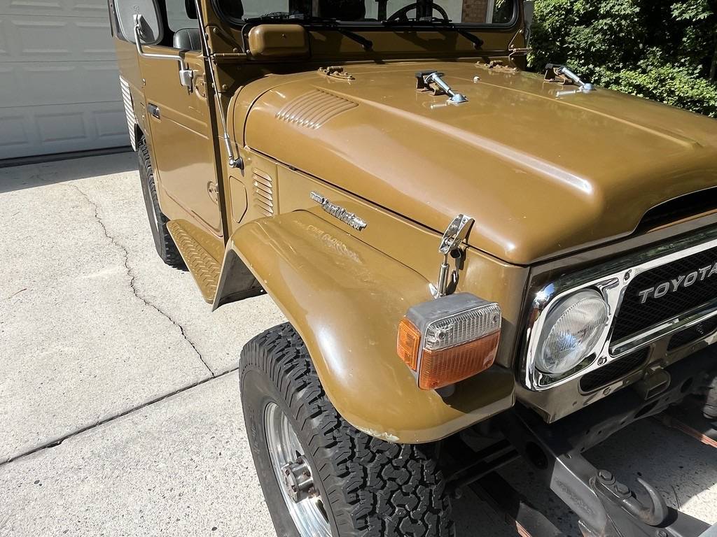 Toyota-land-cruiser-1983-green-3