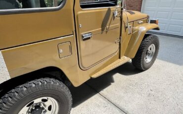 Toyota-land-cruiser-1983-green-6